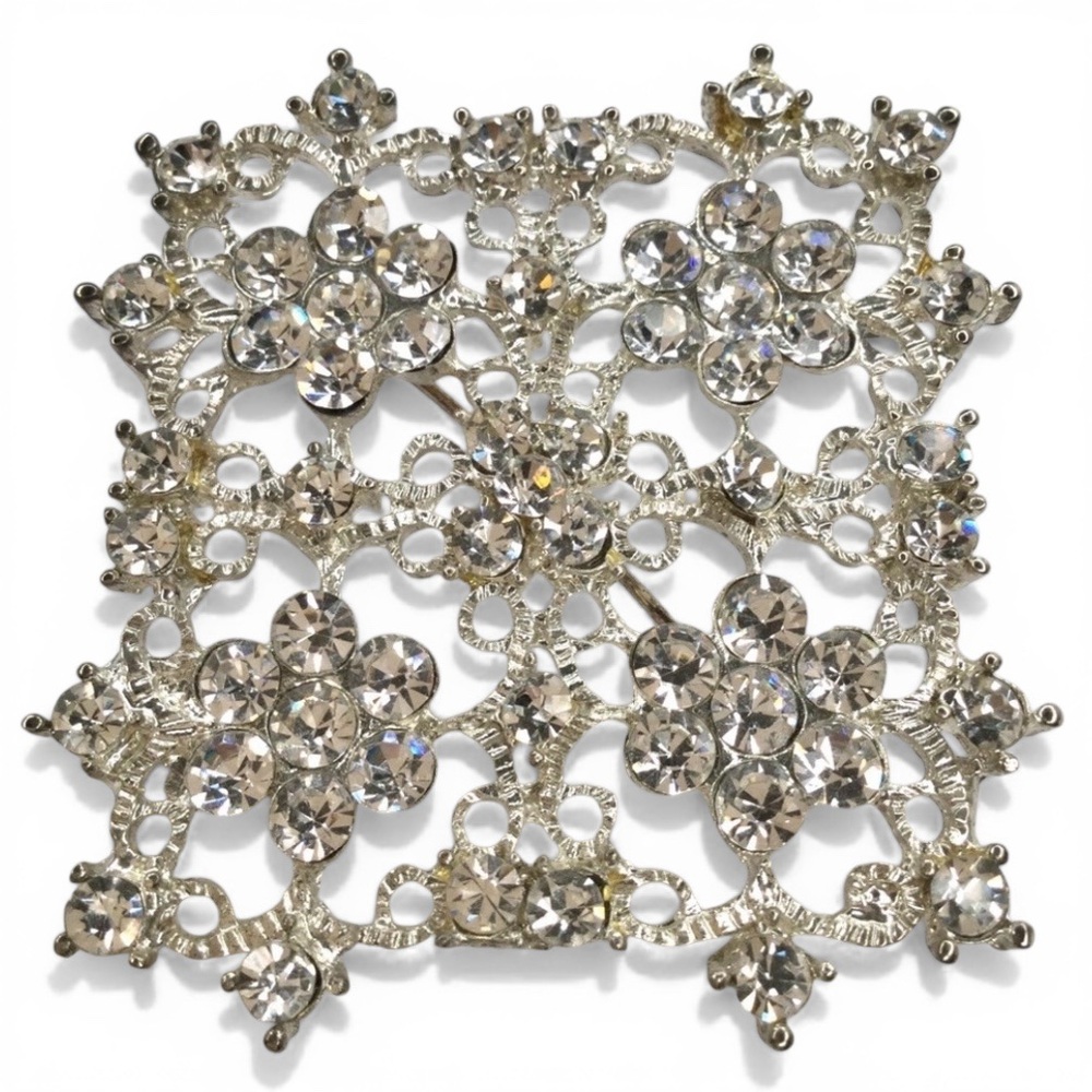 Large 1960s Silver Filigree Rhinestone Brooch • Floral Lace Design - Picture 5 of 12
